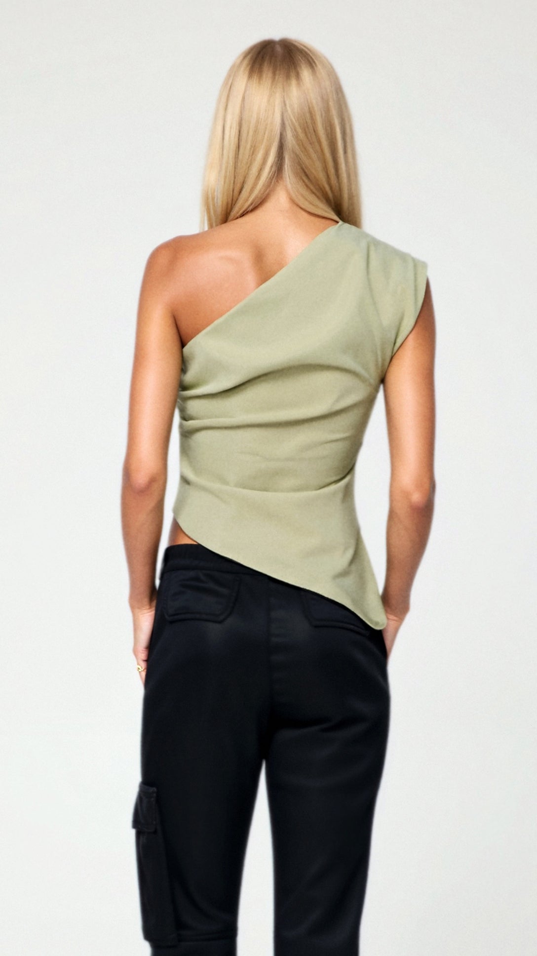 Selene Sleeveless One-Shoudler Top